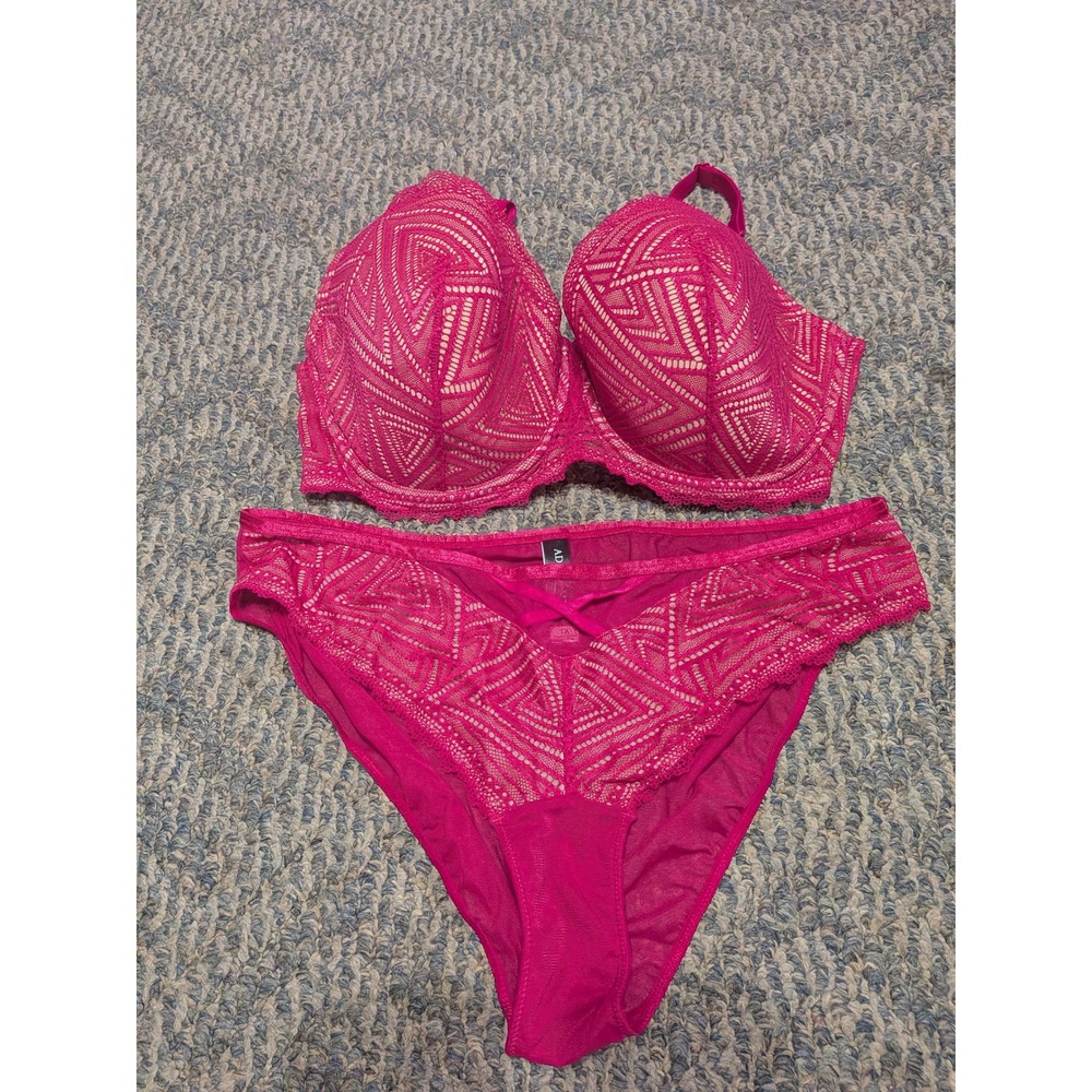Adore Me Magenta Pink Lace Bra and Panty Set 42D 1X Underwire Geometric Mesh